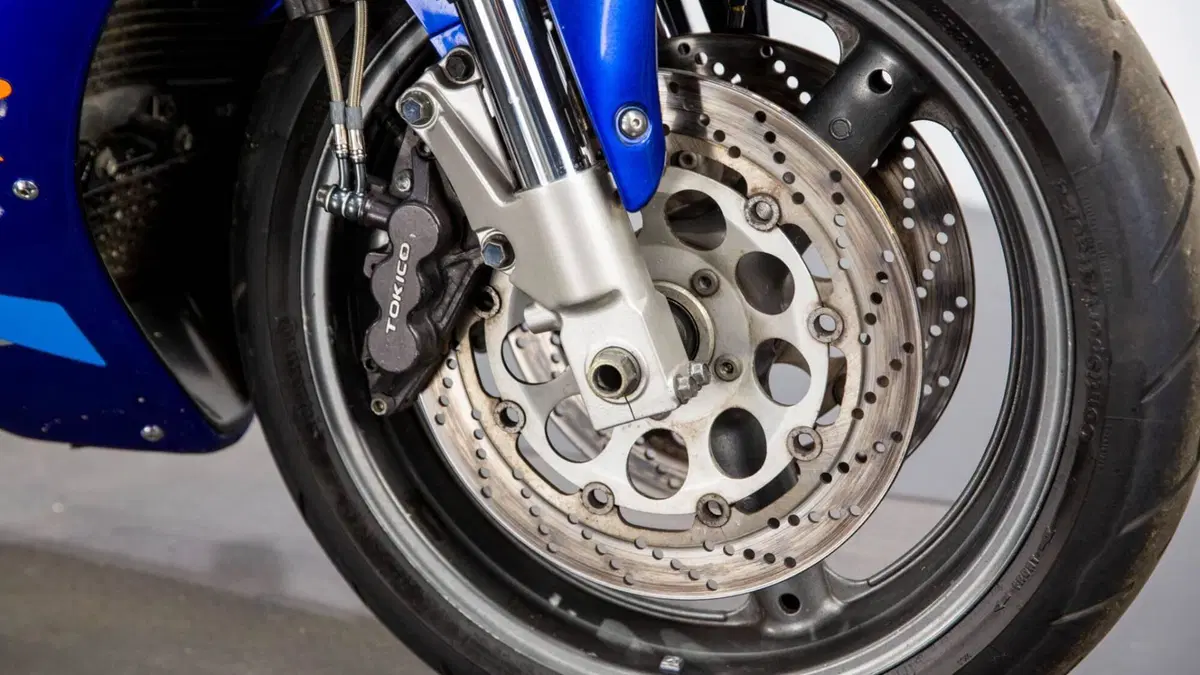 Suzuki Gsx100r (5)