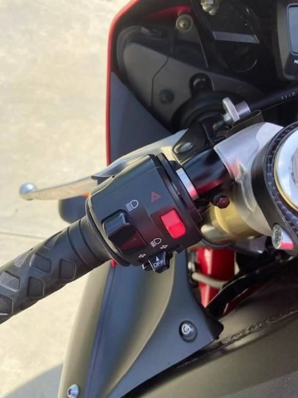 Yamaha YZF R1 (2004 - 05) (8)