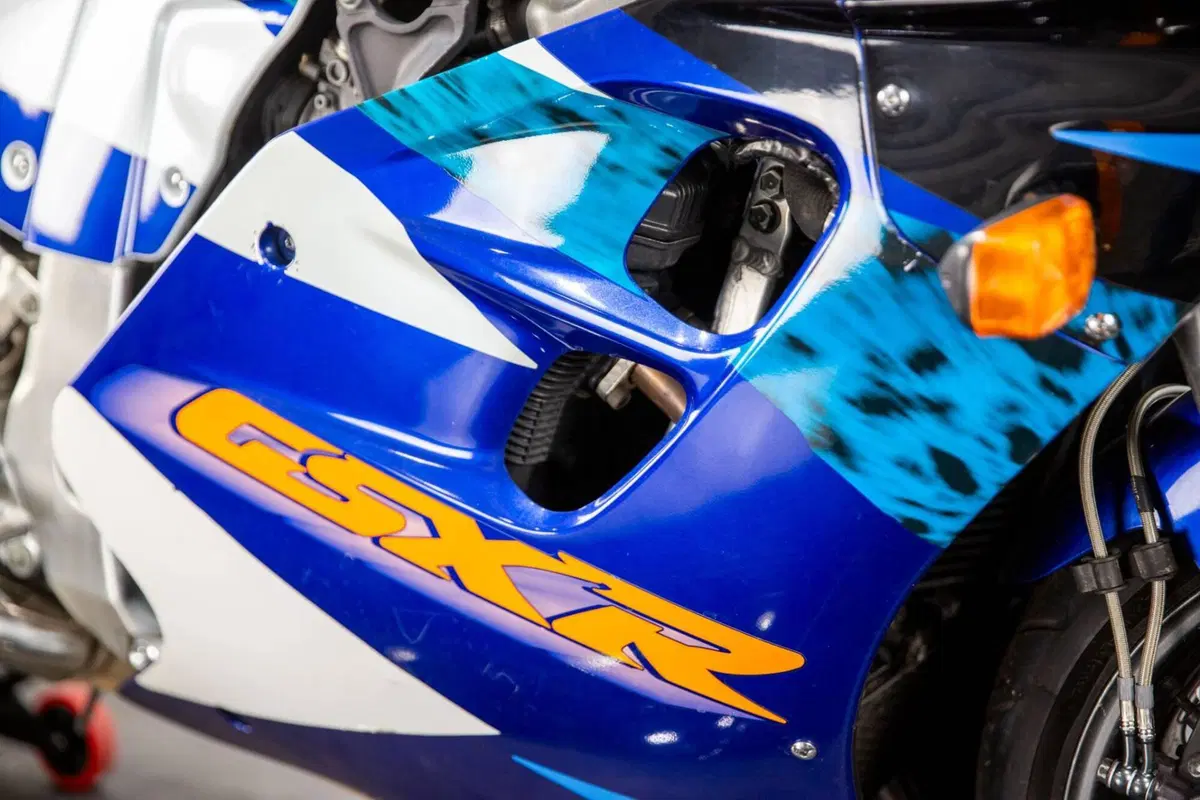 Suzuki Gsx100r (6)