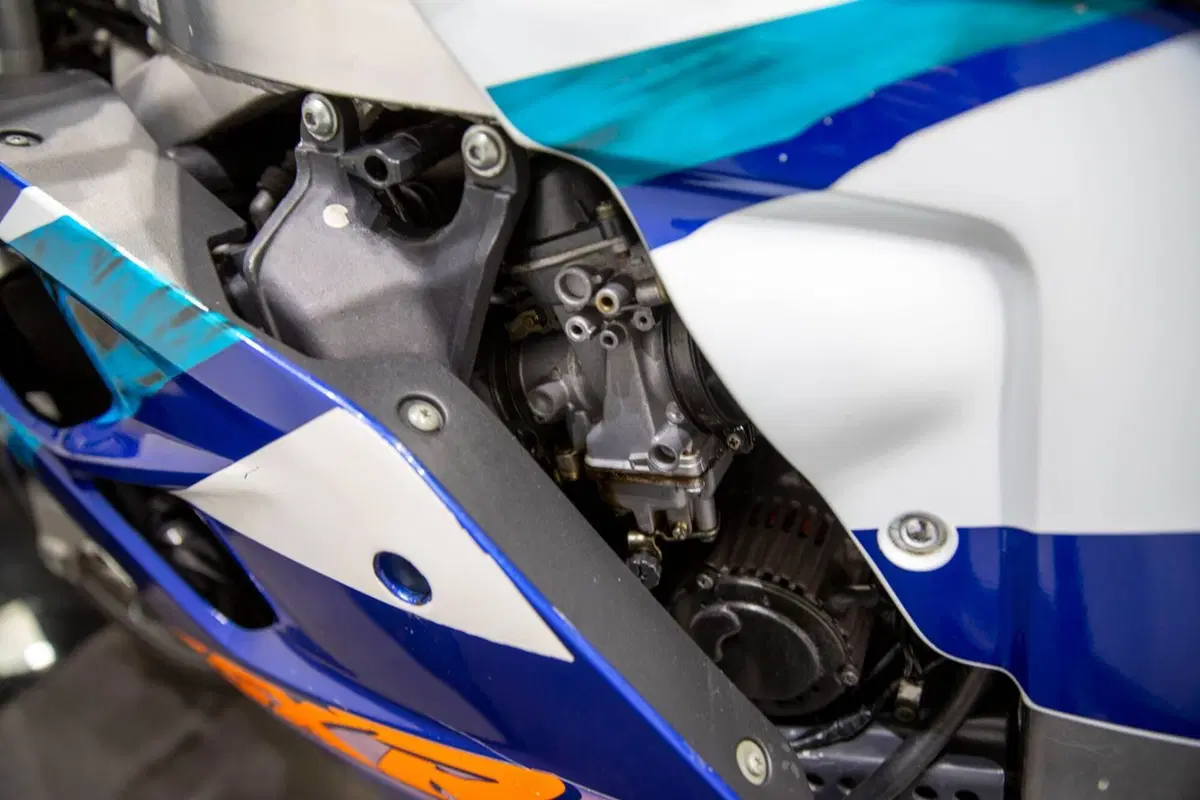 Suzuki Gsx100r (8)