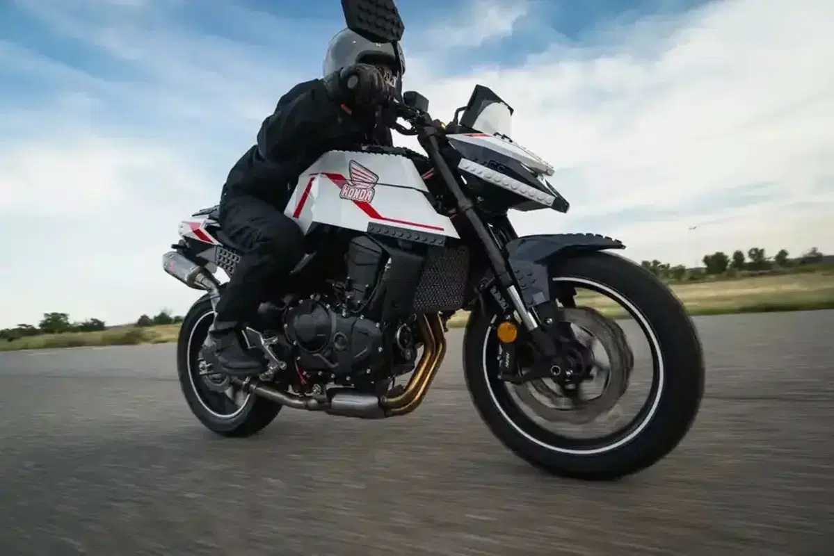 Dalla strada al sogno: l'incredibile Hornet di Motorsport Madrid all'Honda Garage Dreams (2)