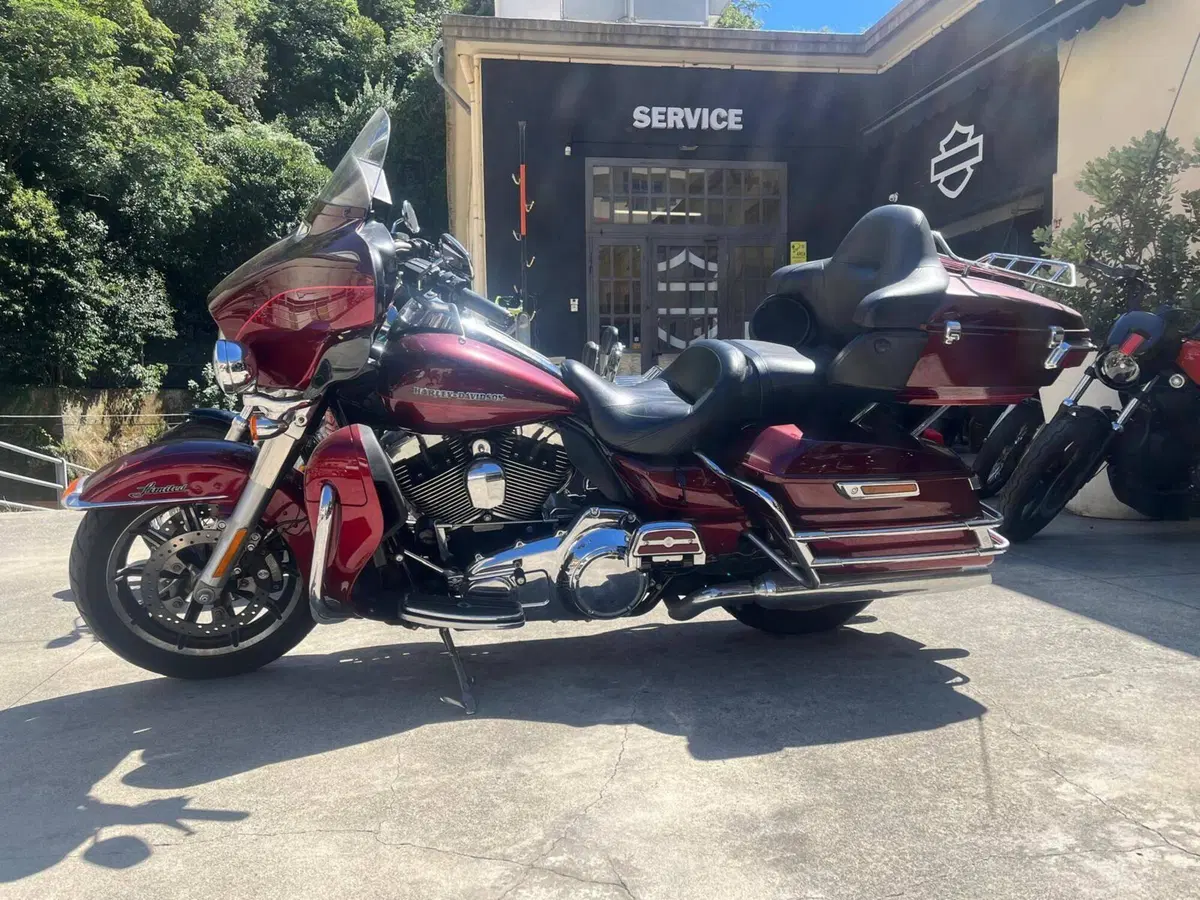 Harley-Davidson 1690 Electra Glide Ultra Limited (2016) - FLHTK (2)