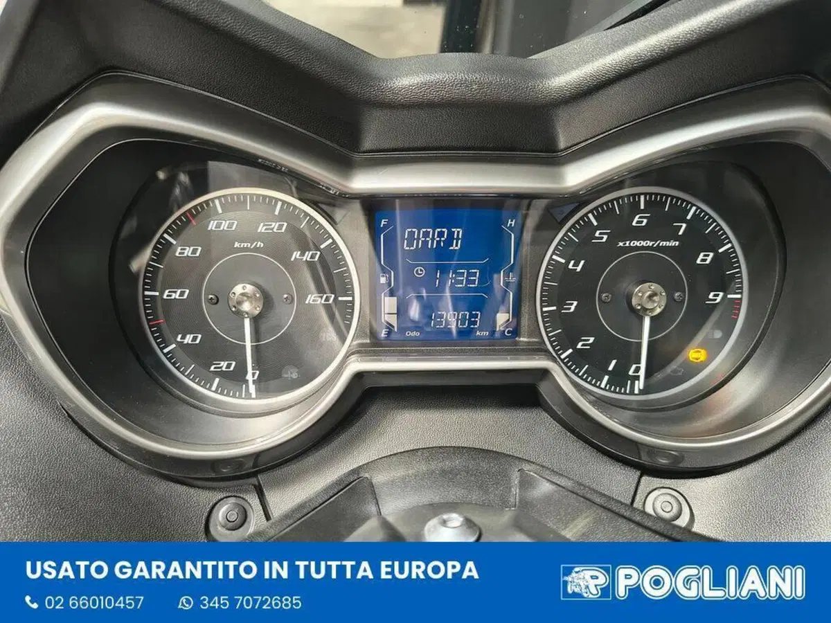 Yamaha X-Max 300 Tech Max (2021 - 24) (6)