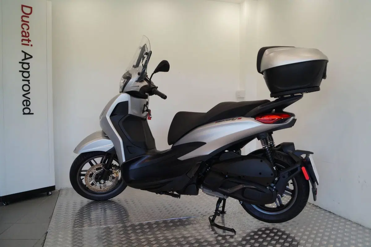 Piaggio Beverly 300 S ABS-ASR (2021 - 25) (3)