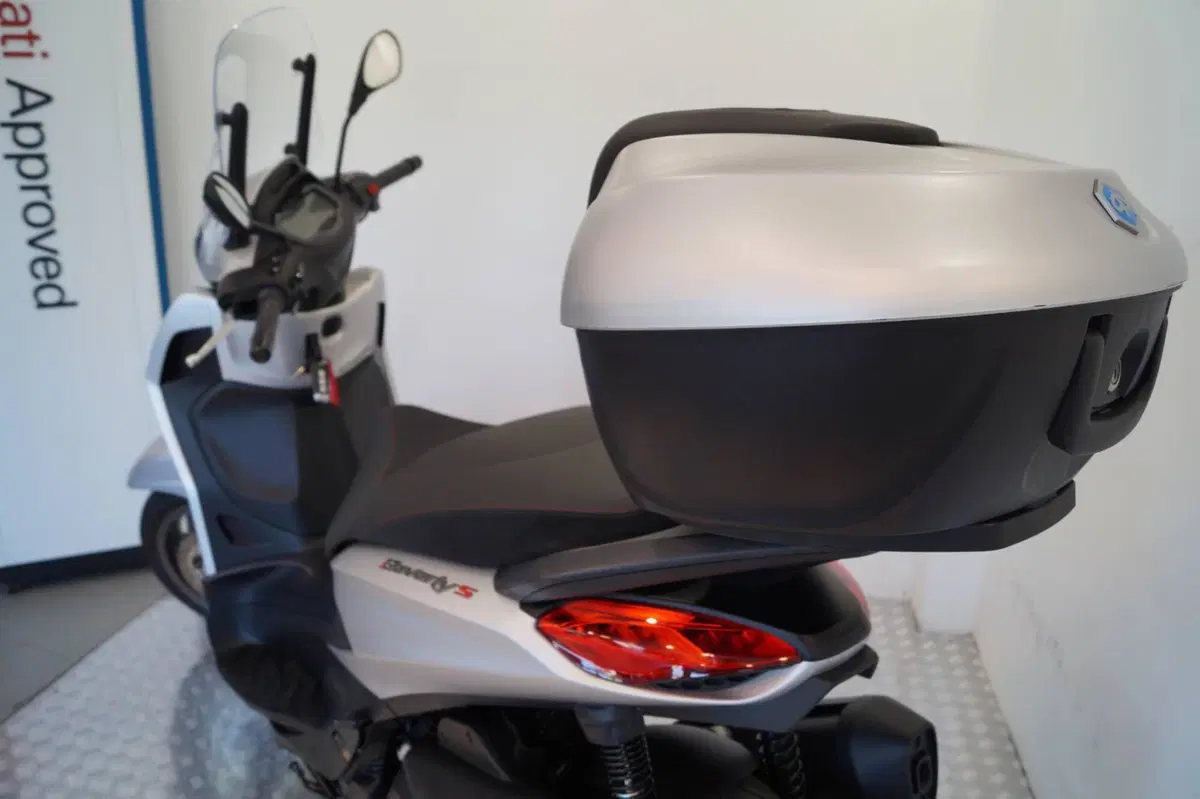 Piaggio Beverly 300 S ABS-ASR (2021 - 25) (6)