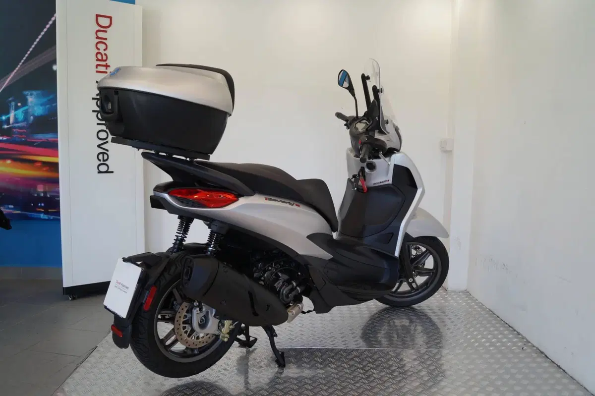 Piaggio Beverly 300 S ABS-ASR (2021 - 25) (4)