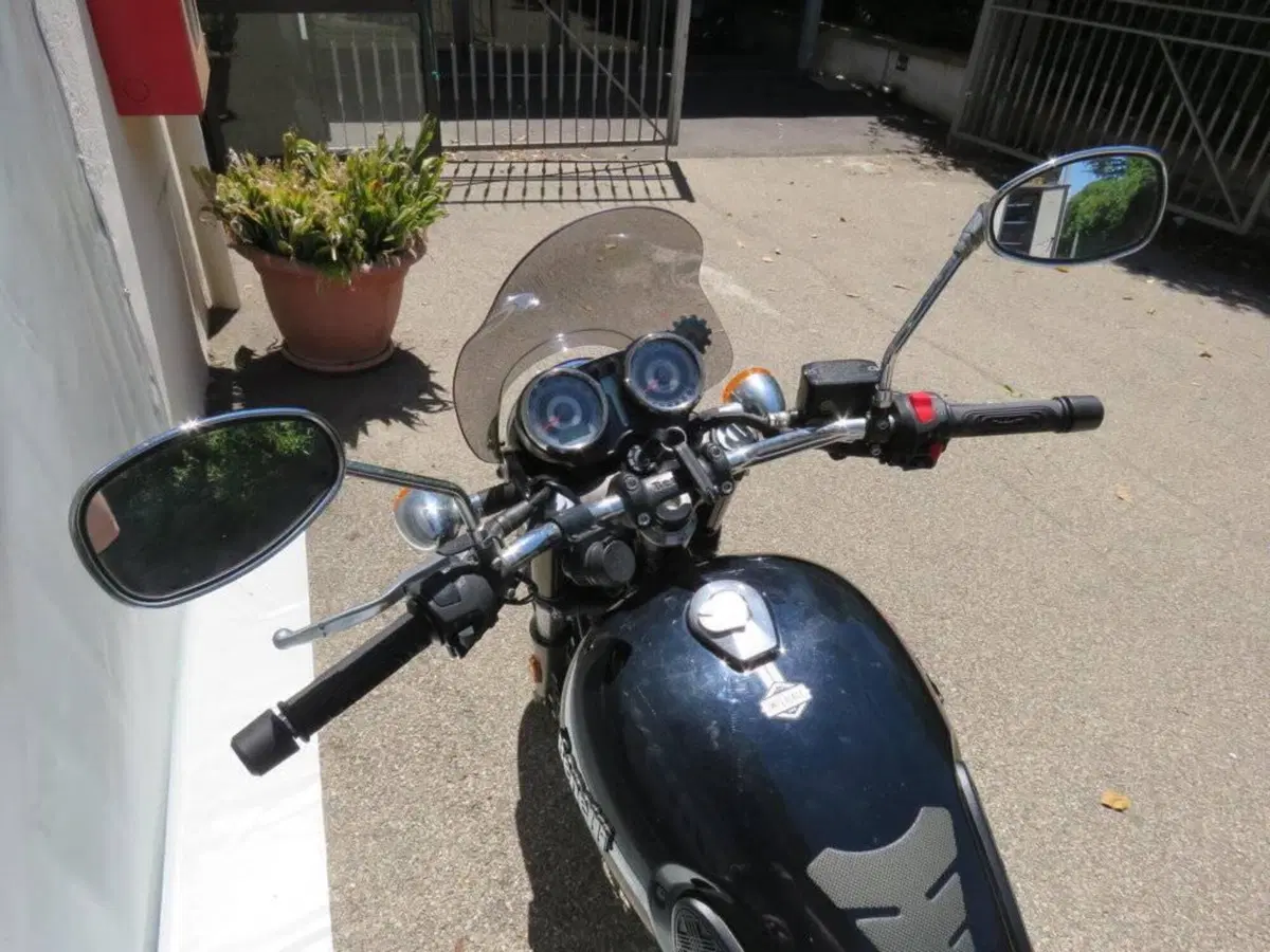 Benelli Imperiale 400 (2021 - 25) (9)