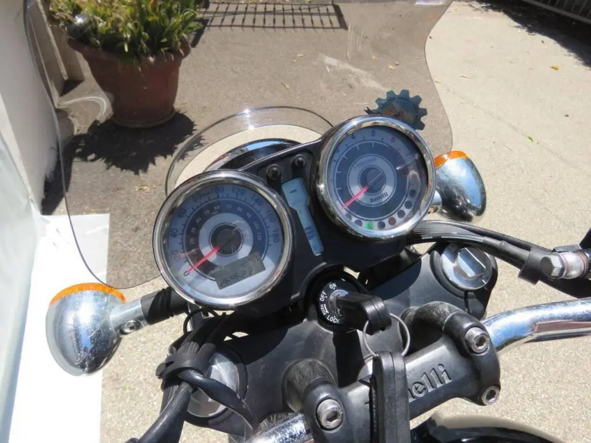 Benelli Imperiale 400 (2021 - 25) (10)