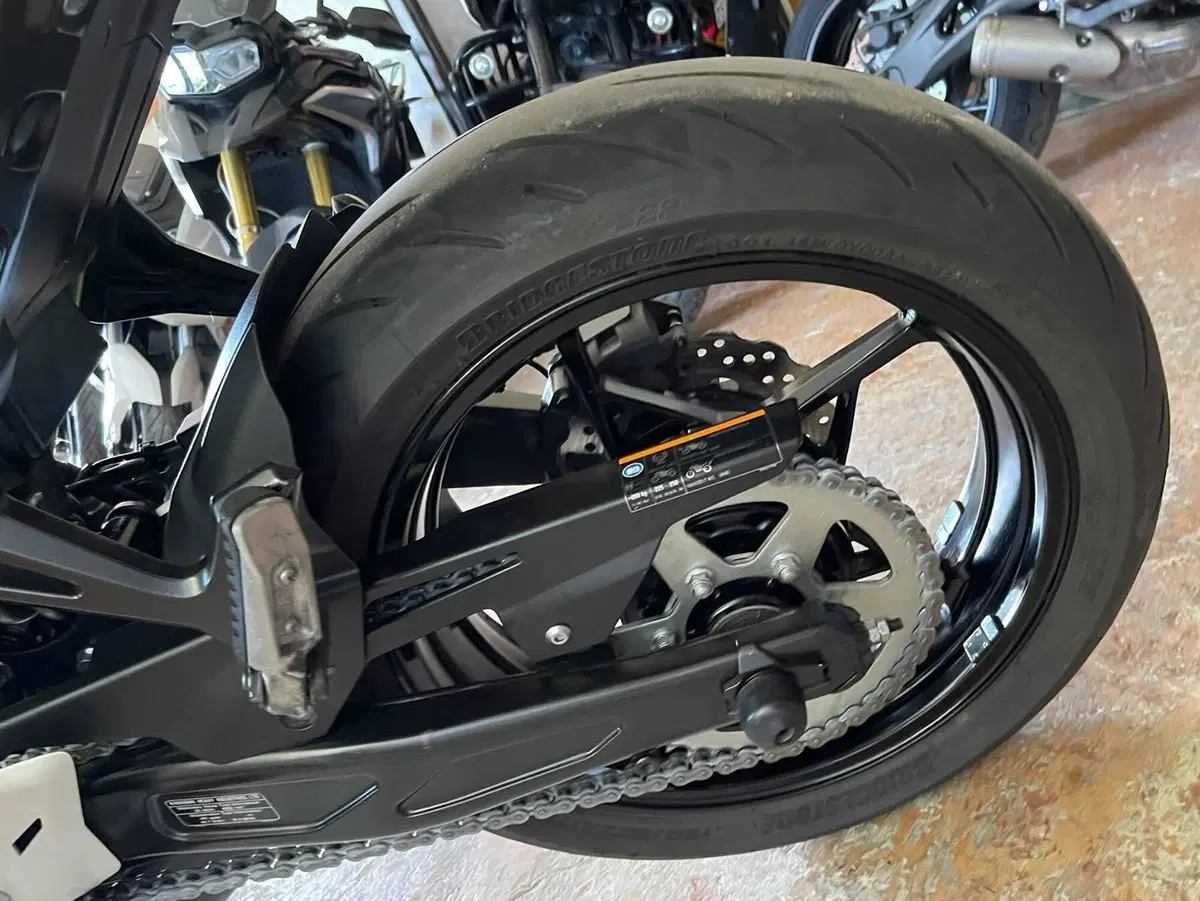 Kawasaki Z 650 (2017 - 19) (17)