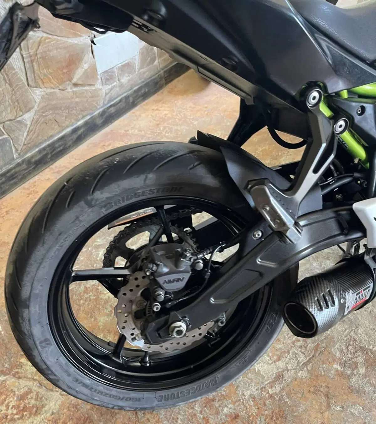 Kawasaki Z 650 (2017 - 19) (18)