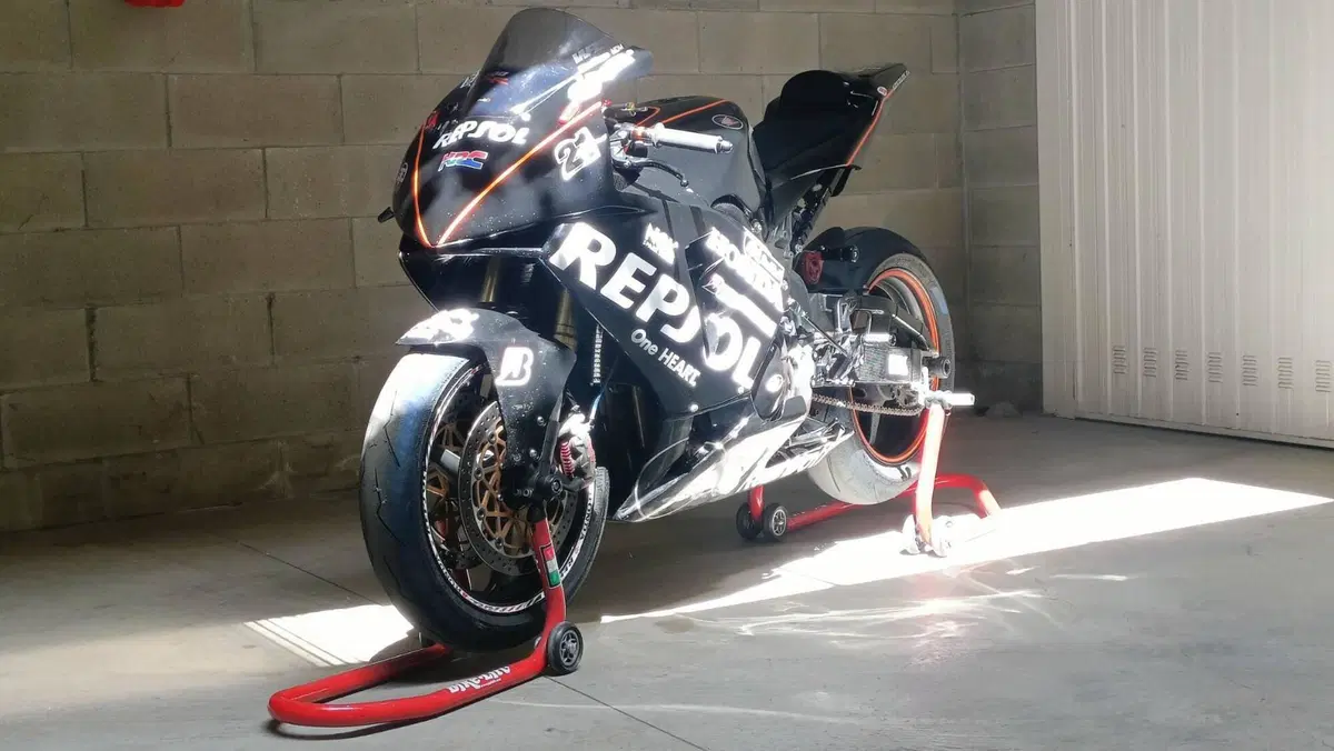 Honda CBR 600 RR (2005 - 06) (3)