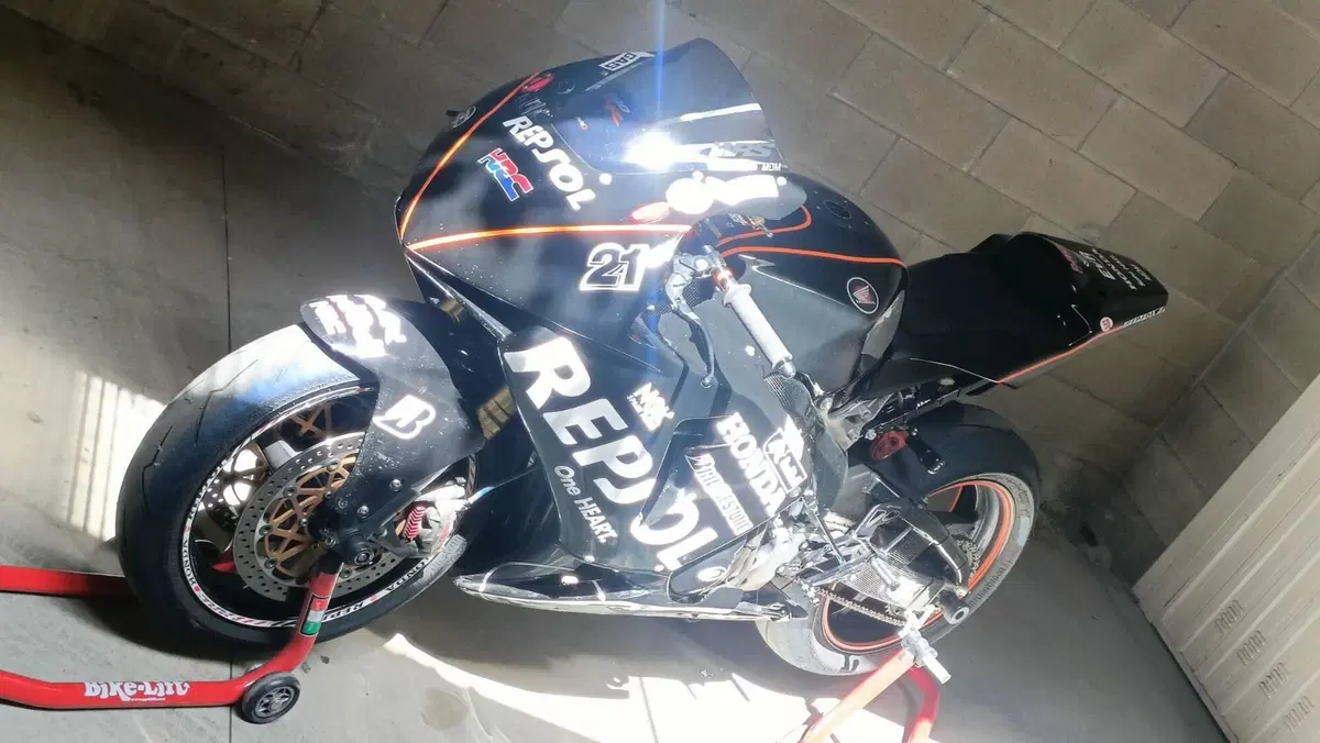 Honda CBR 600 RR (2005 - 06) (4)