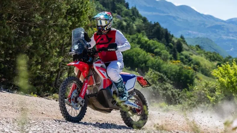 TEST Honda CRF 450 RX Rally: fatta e finita per affrontare il deserto. Ecco come va! [VIDEO e GALLERY]