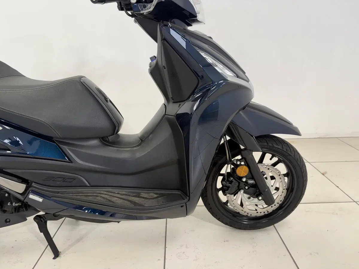 Kymco Agility 300i R16 ABS (2020) (12)
