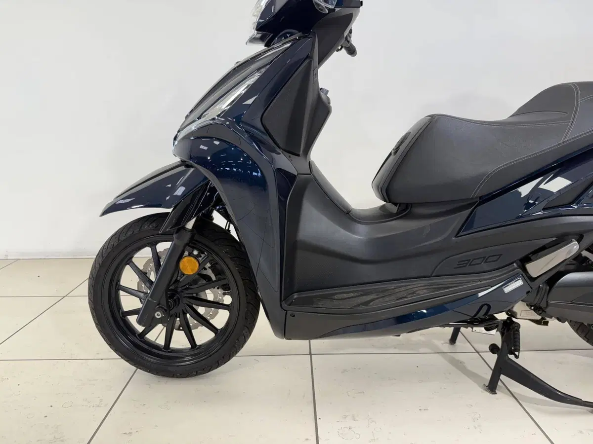 Kymco Agility 300i R16 ABS (2020) (13)