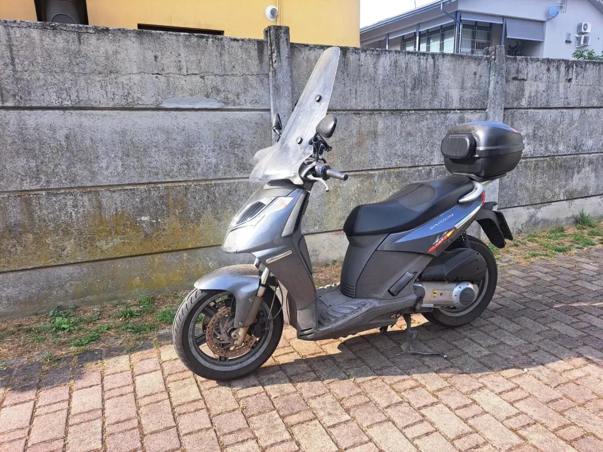 Aprilia Sportcity 250 (2004 - 08)