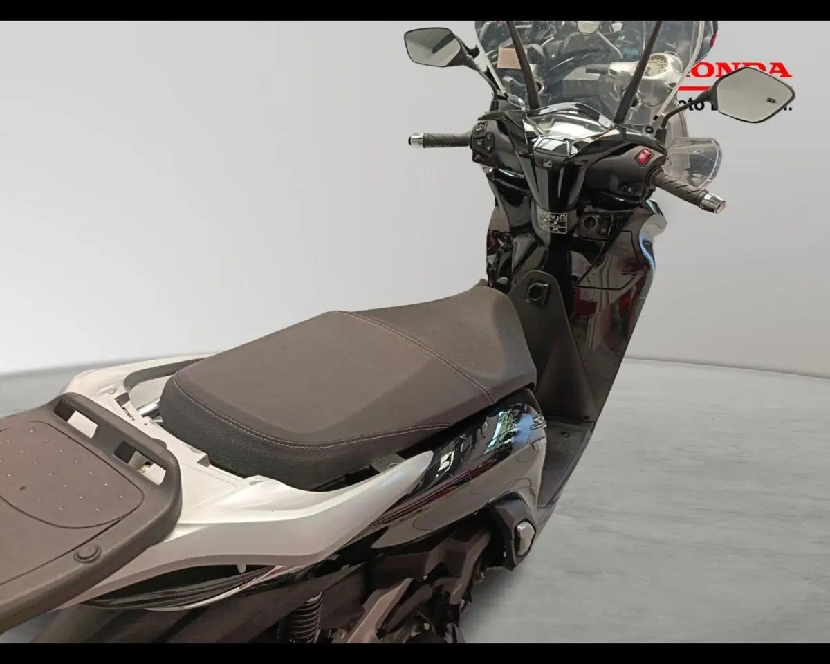 Honda SH 350 (2021 - 24) (6)