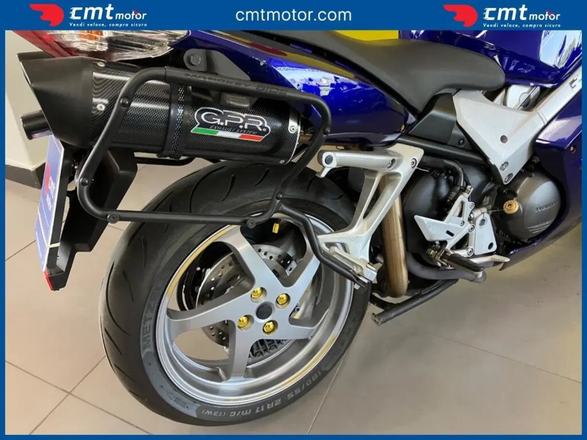 Honda VFR 800 (2006 - 13) (9)
