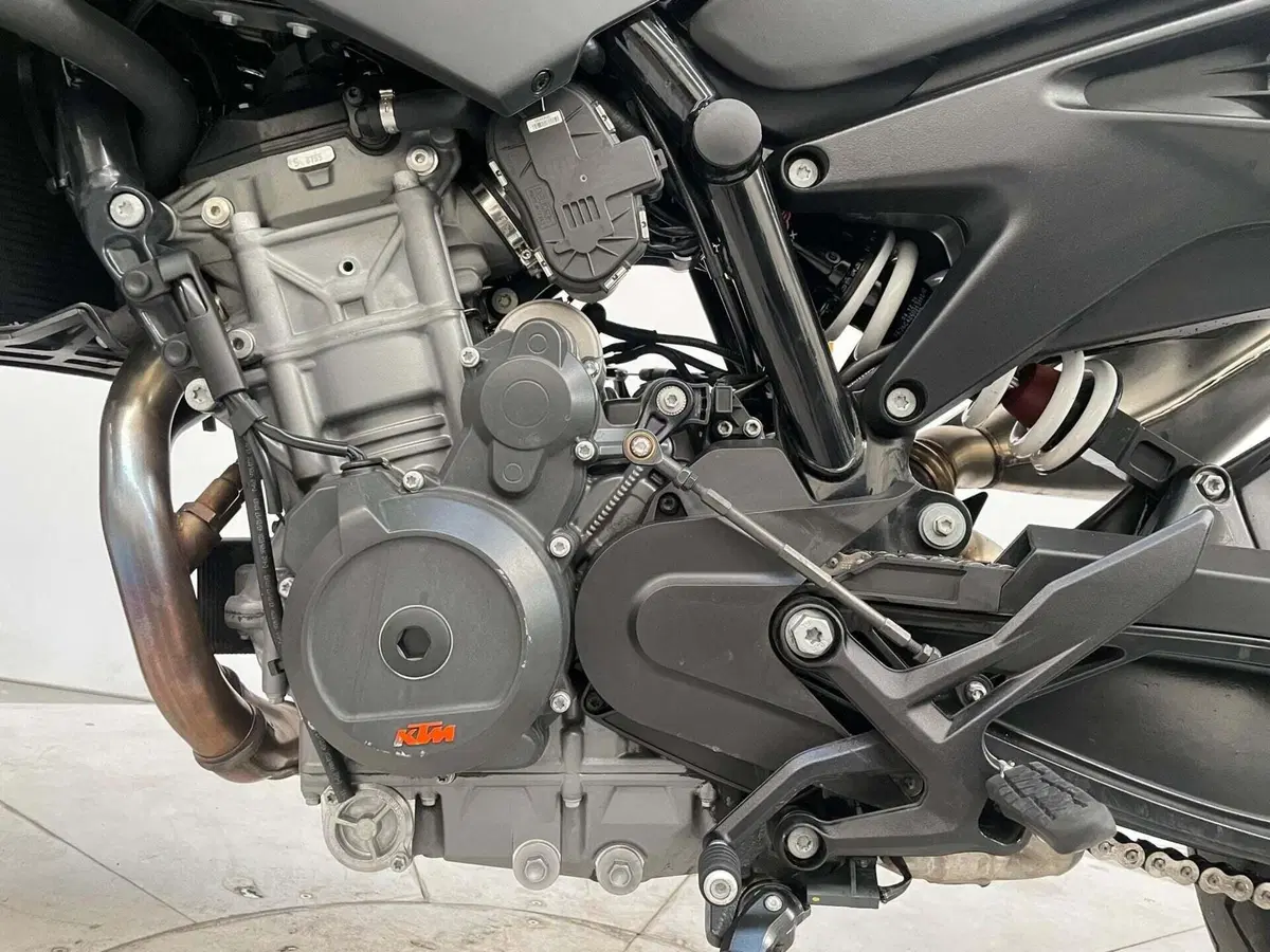 KTM 890 Duke (2021 - 23) (11)