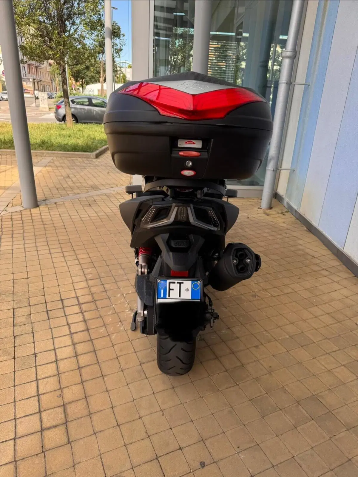 Kymco AK 575 Premium (2025 - 26) (4)