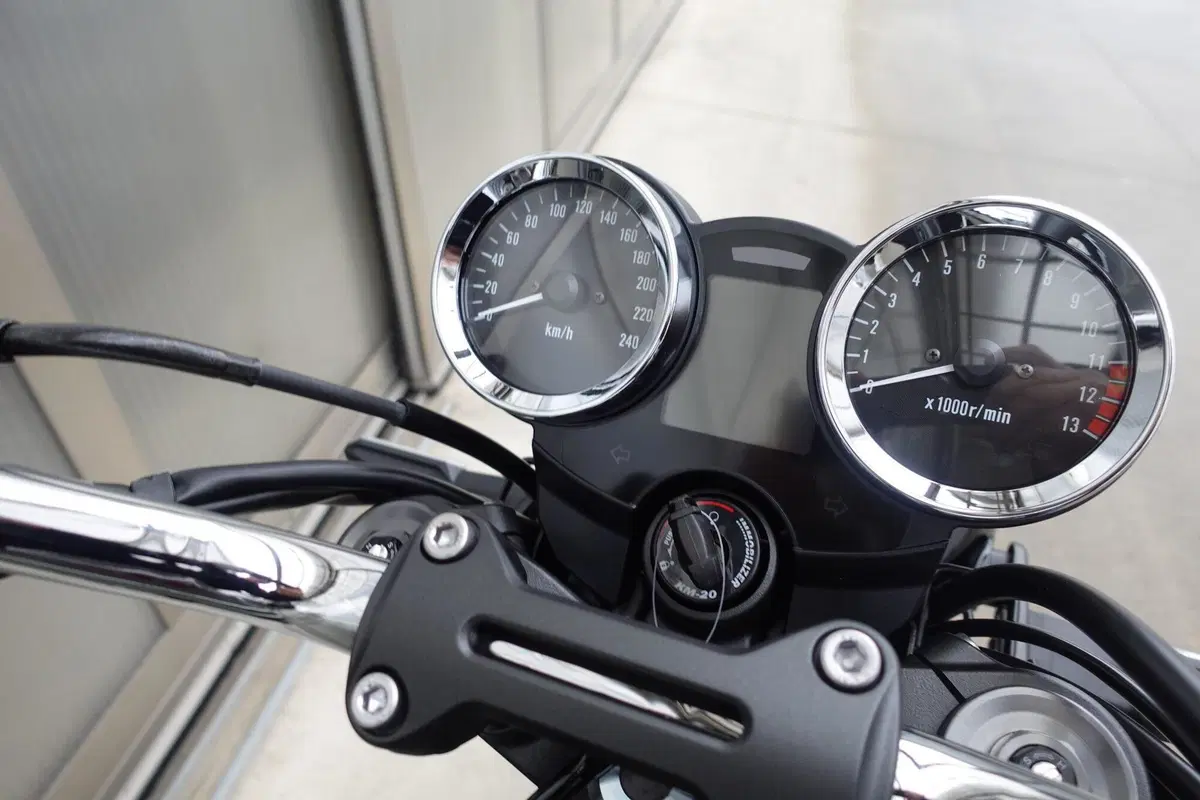 Kawasaki Z 900 RS (2026) (5)
