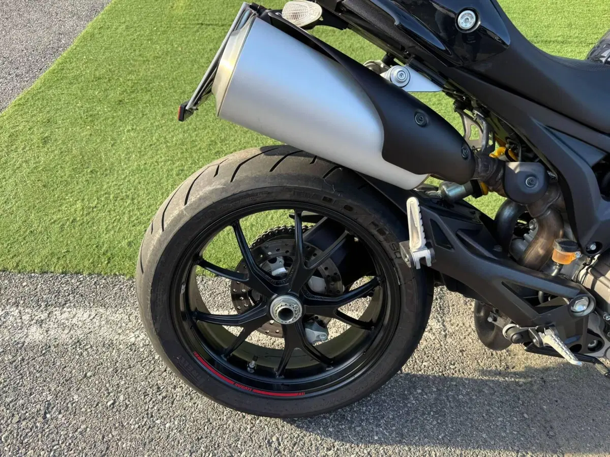 Ducati Monster 796 (2010 - 13) (11)