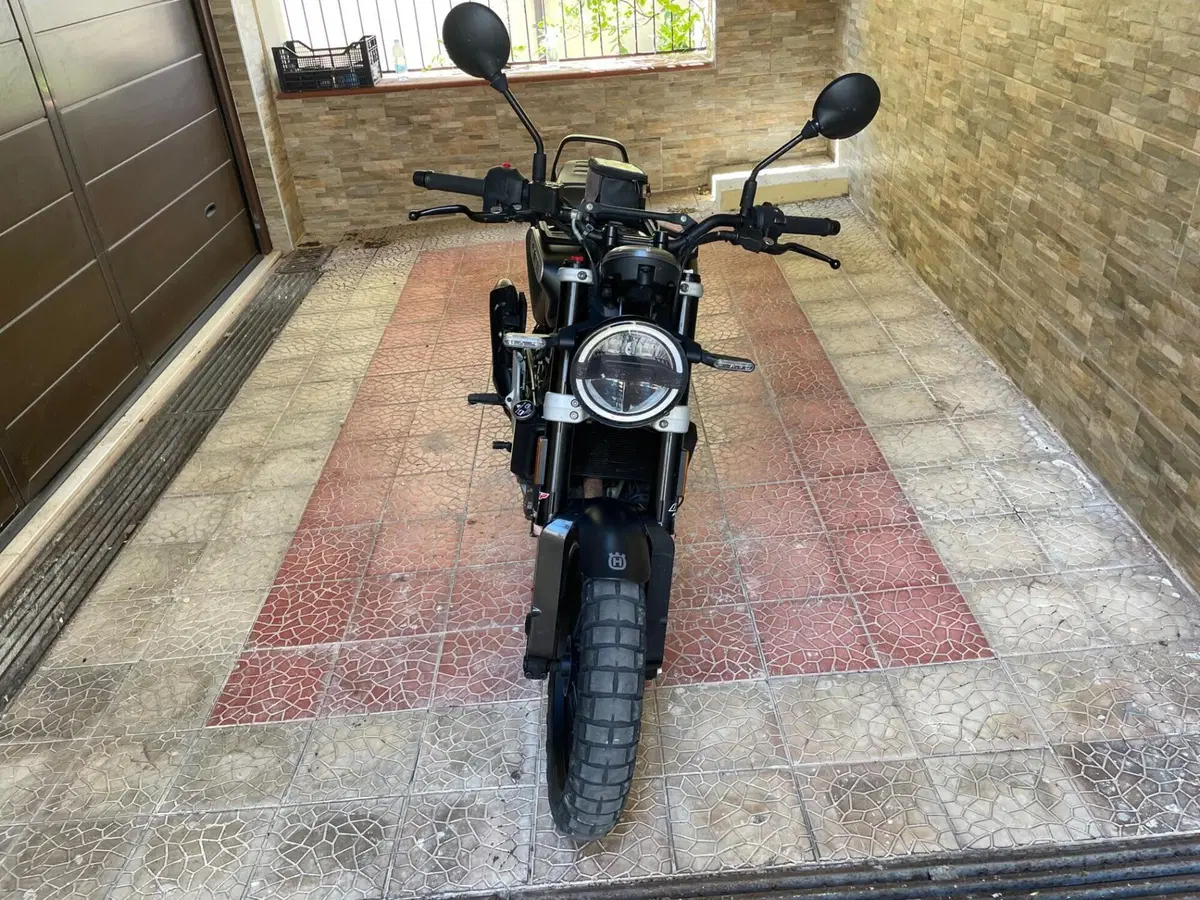 Husqvarna Svartpilen 401 (2020) (2)