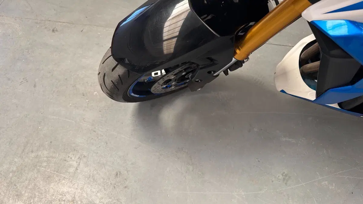 Suzuki GSR 750 ACC (2014 - 15) (3)