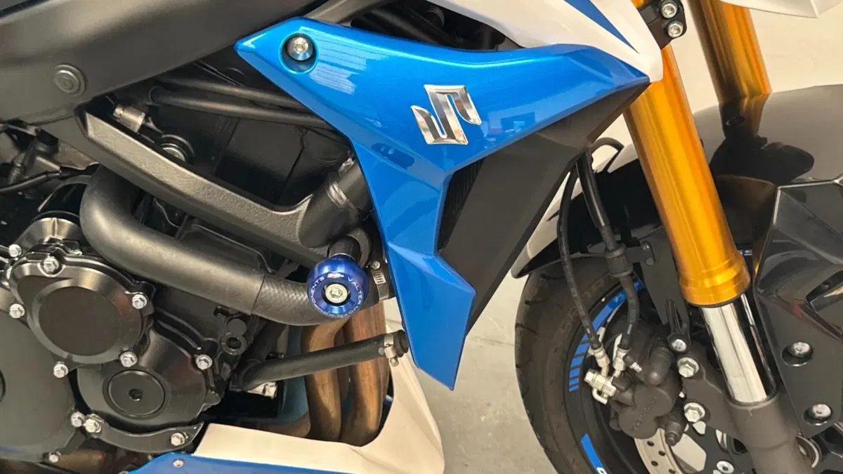 Suzuki GSR 750 ACC (2014 - 15) (7)