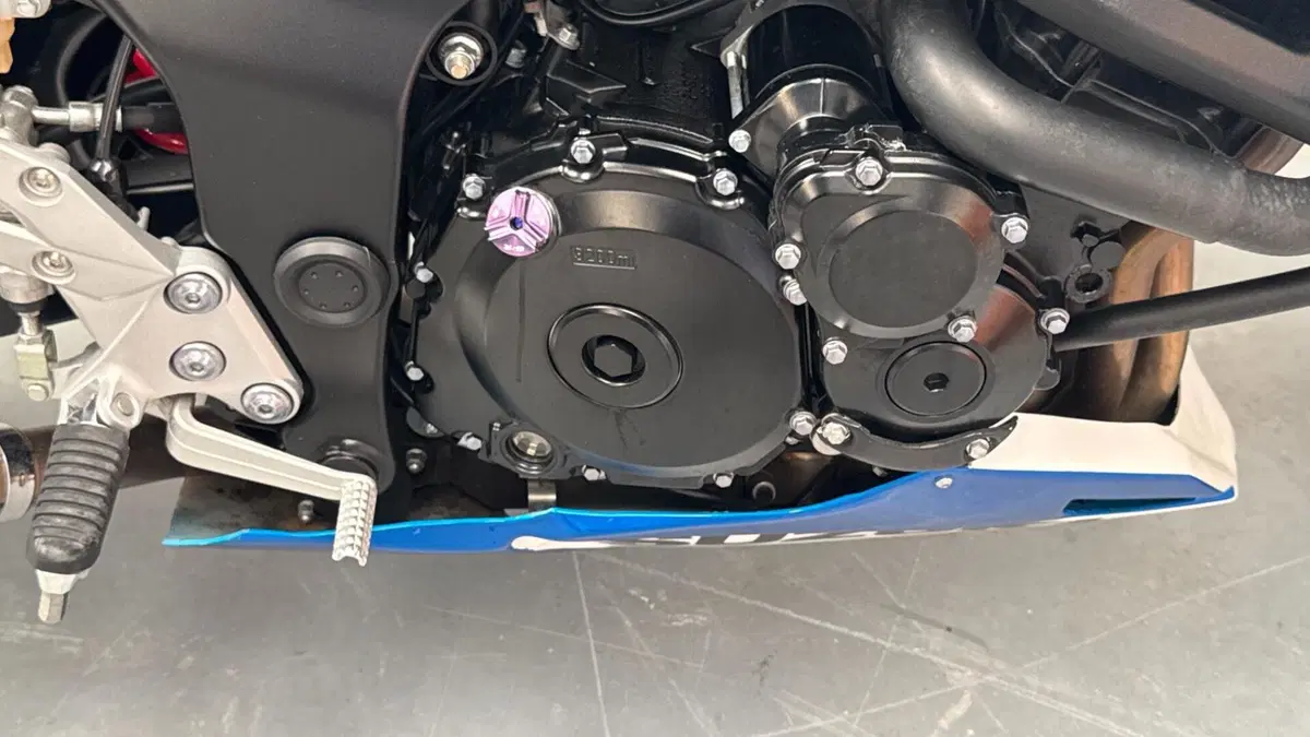 Suzuki GSR 750 ACC (2014 - 15) (9)