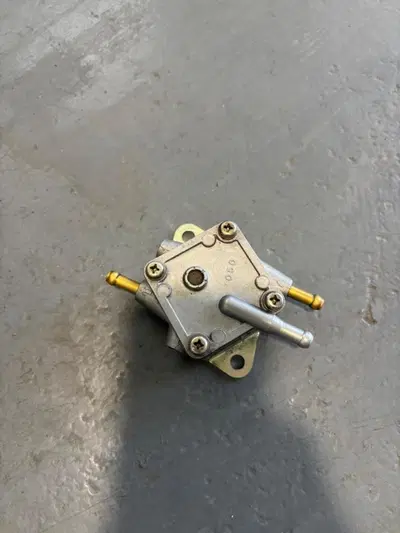 Pompa benzina Aprilia leonardo Mikuni