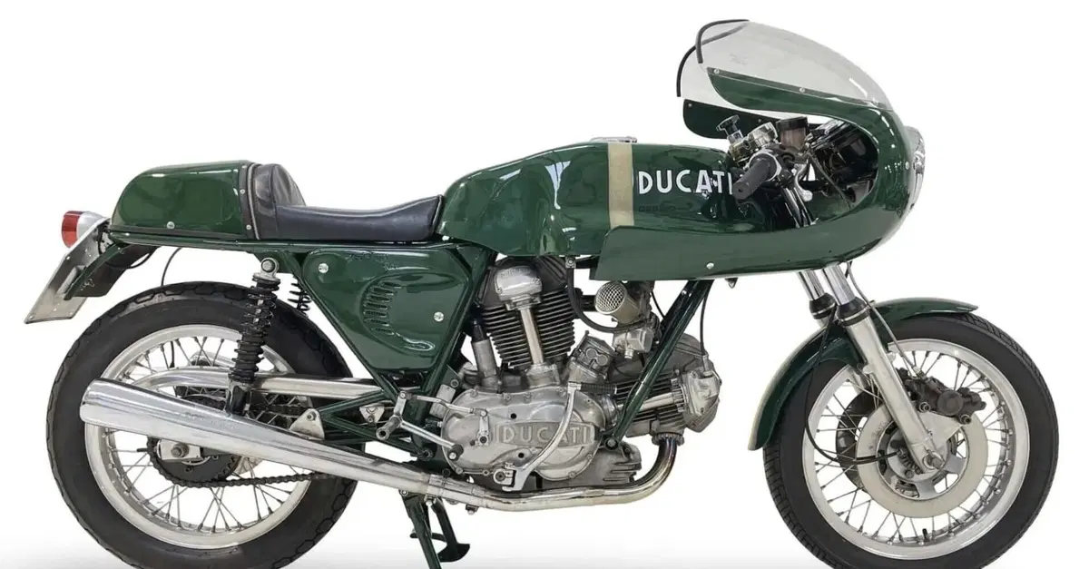 Questa Ducati 750 SS vale fino a 100.000 euro, ma il proprietario l&rsquo;ha verniciata di verde. Per una 