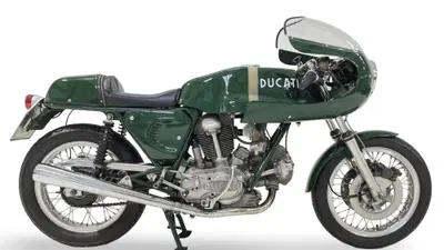 Questa Ducati 750 SS vale fino a 100.000 euro, ma il proprietario l&rsquo;ha verniciata di verde. Per una 