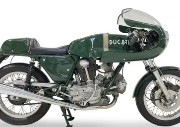 Questa Ducati 750 SS vale fino a 100.000 euro, ma il proprietario l’ha verniciata di verde. Per una buona ragione