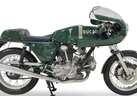 Questa Ducati 750 SS vale fino a 100.000 euro, ma il proprietario l’ha verniciata di verde. Per una buona ragione