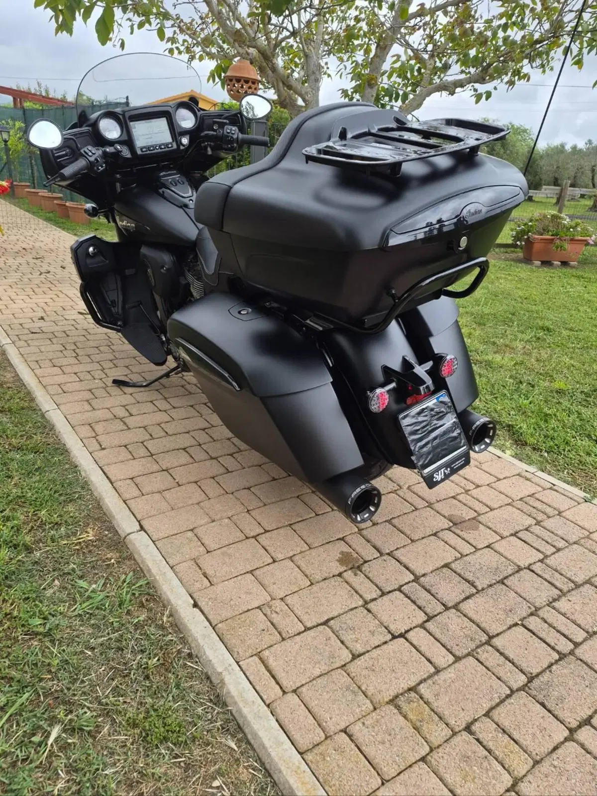 Indian Roadmaster 1890 Dark Horse (2021 - 25) (2)