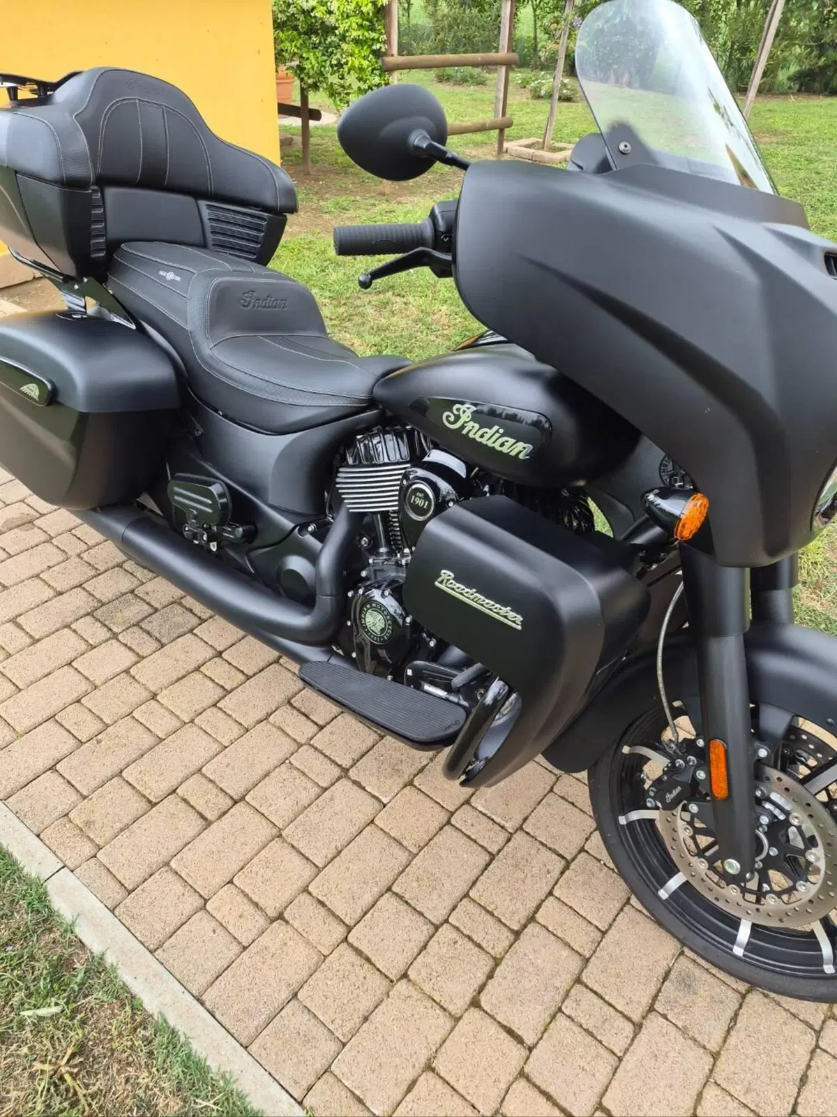 Indian Roadmaster 1890 Dark Horse (2021 - 25) (4)