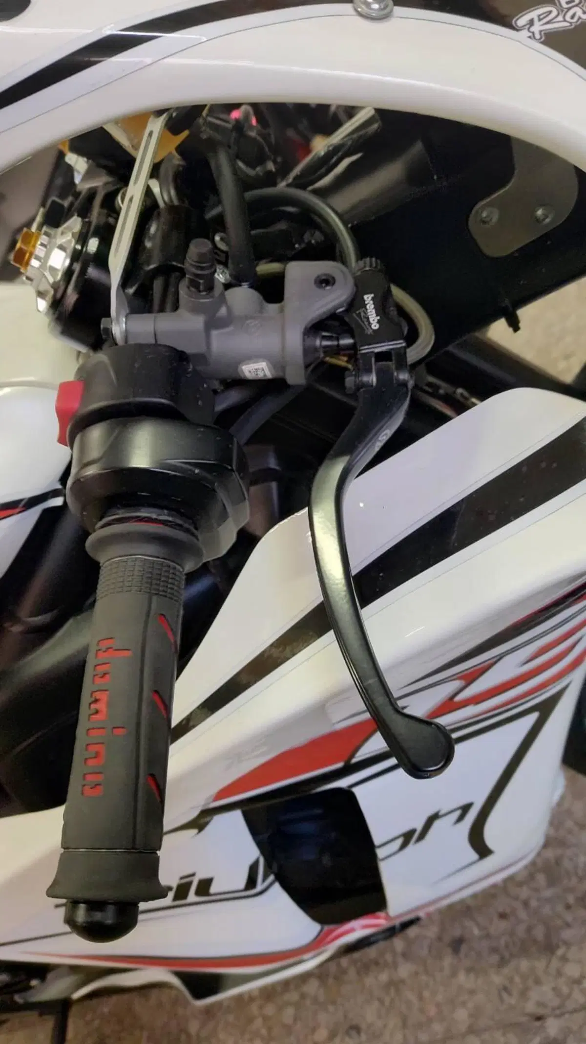 Triumph Street Triple 765 R (2023 - 26) (5)