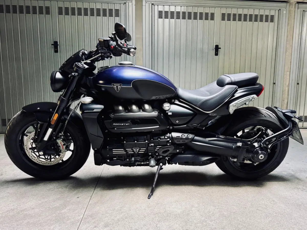 Triumph Rocket 3 Storm R (2024 - 26) (2)