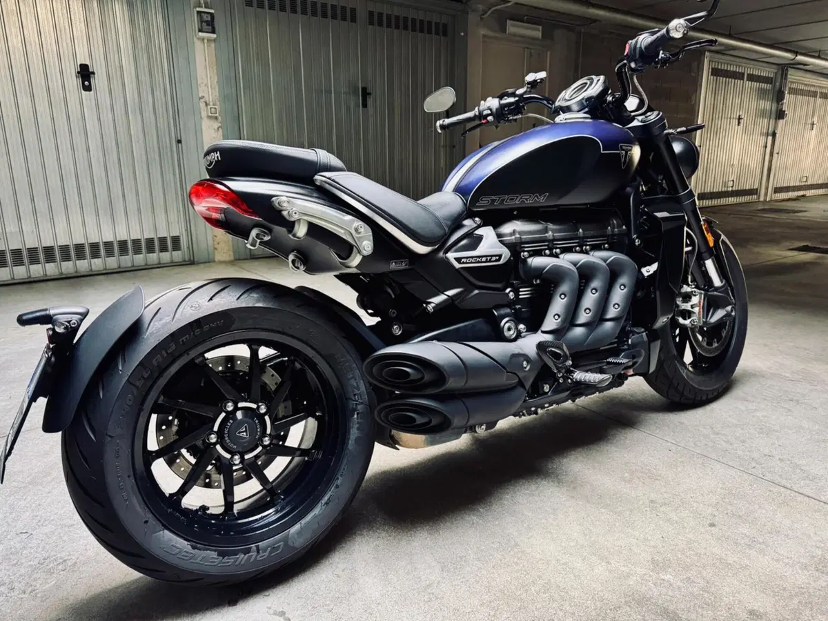 Triumph Rocket 3 Storm R (2024 - 26) (4)