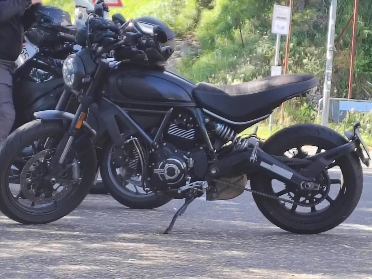 Ducati Scrambler 800 Icon Dark (2021 - 22) (3)