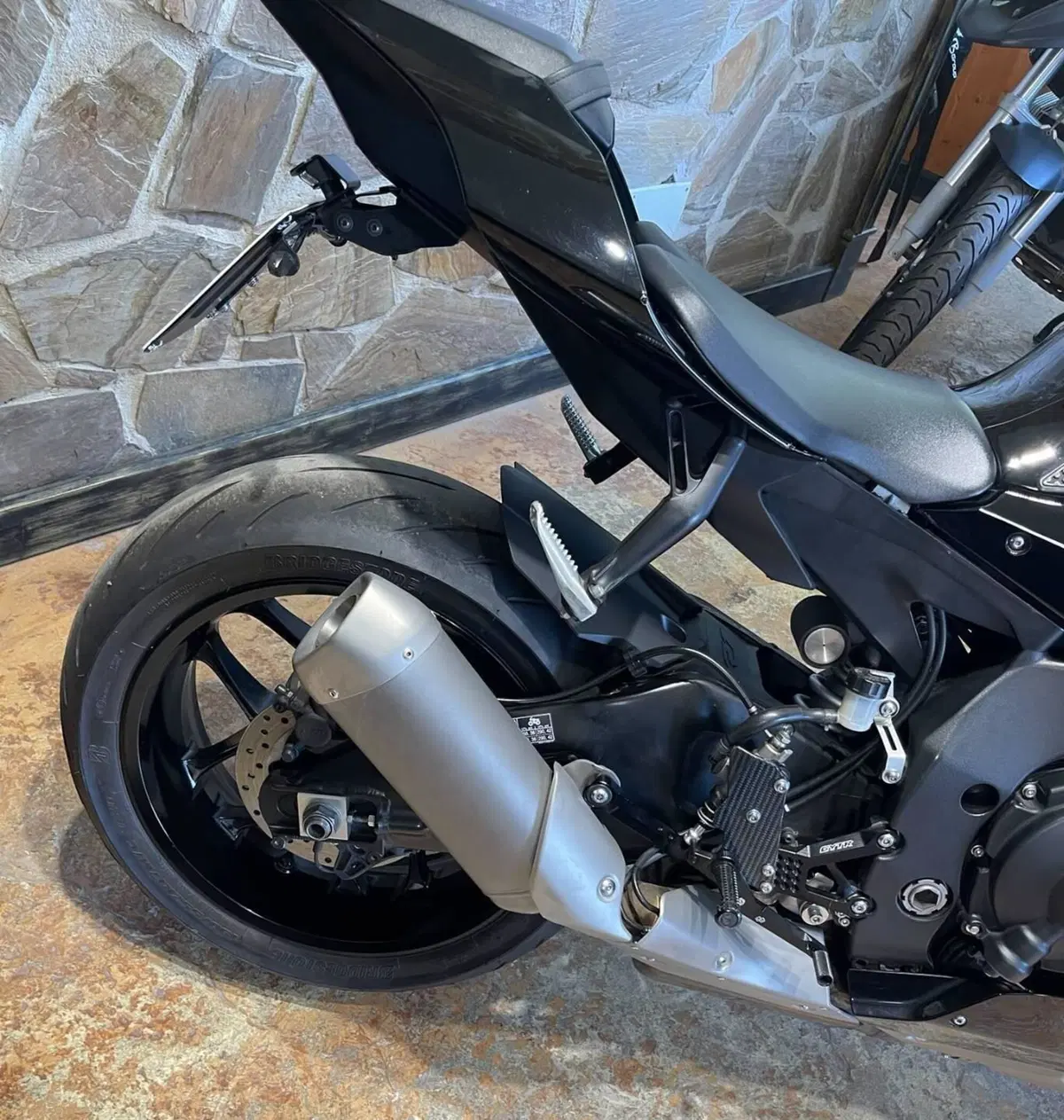 Yamaha YZF R1 GYTR (2023 - 24) (14)