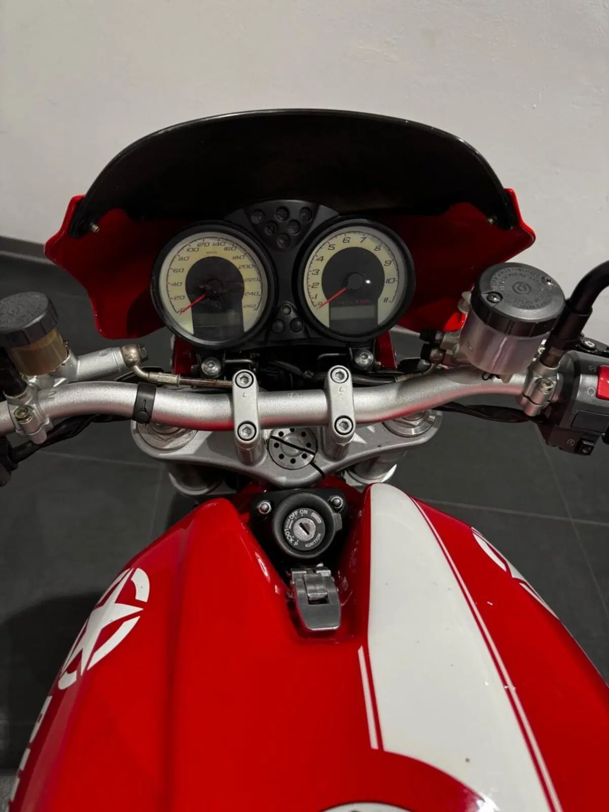 Ducati Monster S2R 1000 (5)
