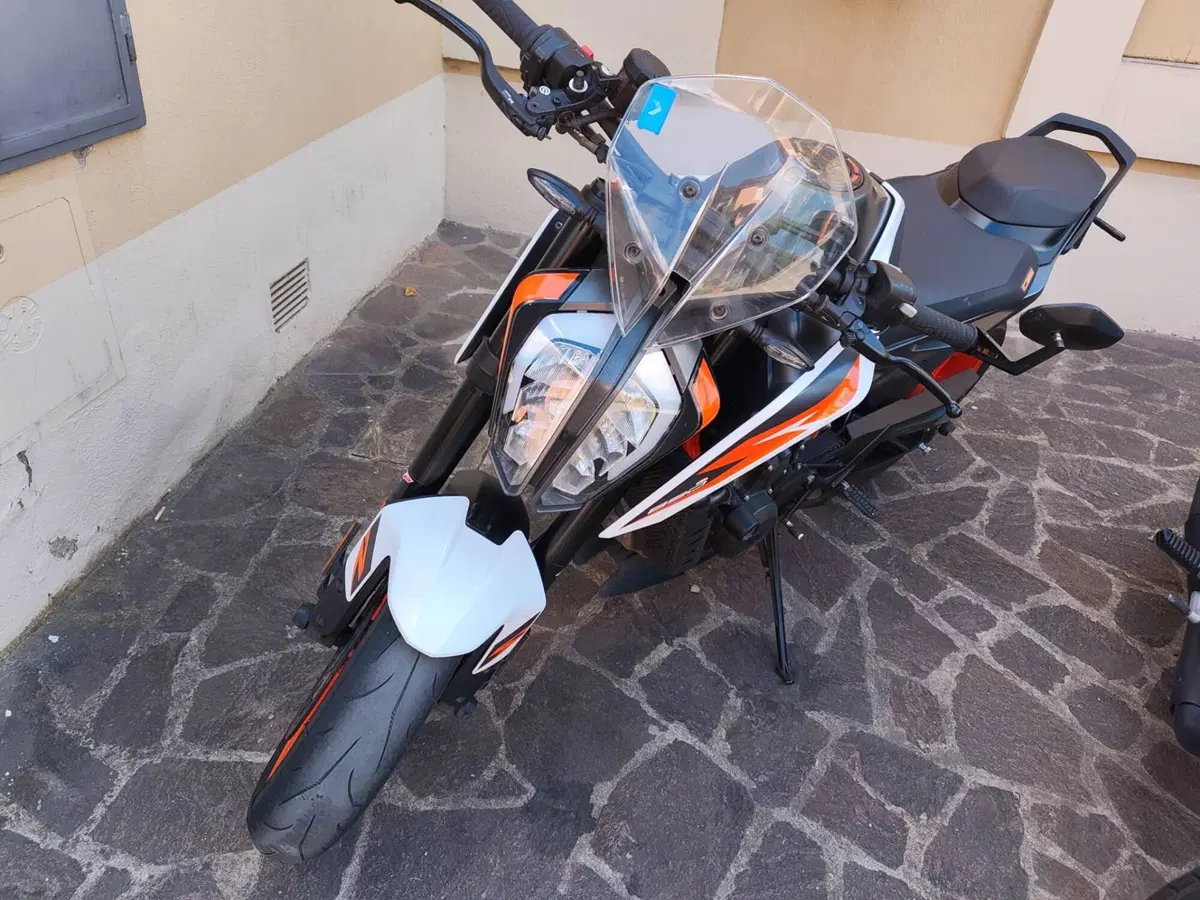 KTM 890 Duke R (2020) (5)