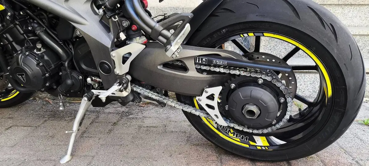 Triumph Speed Triple 1050 S ABS (2016 - 17) (7)