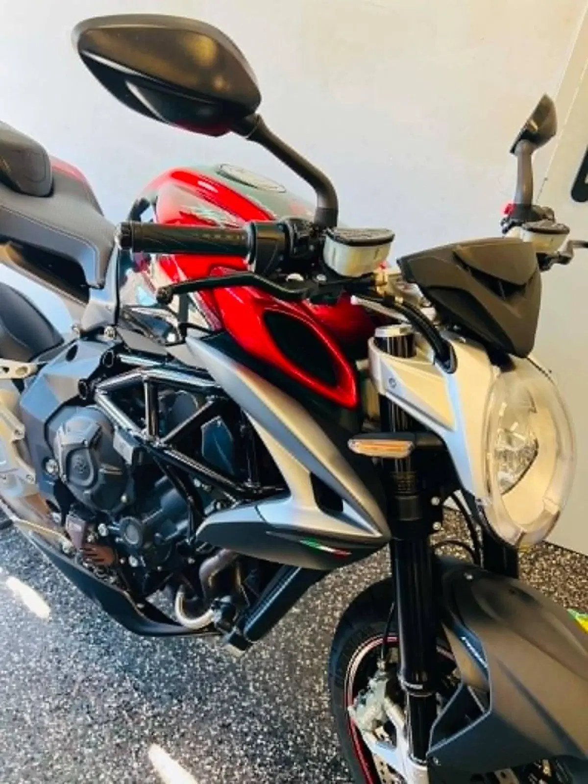MV Agusta Brutale 800 RR (2017 - 20) (2)