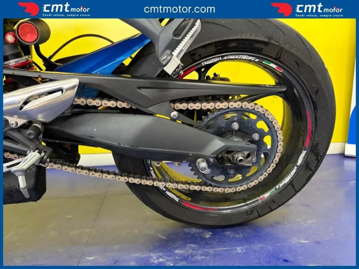Triumph Street Triple (2013) (7)