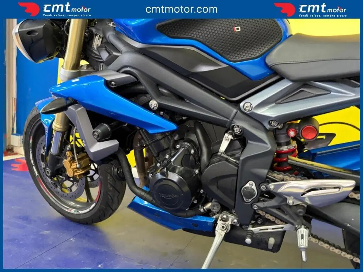 Triumph Street Triple (2013) (8)