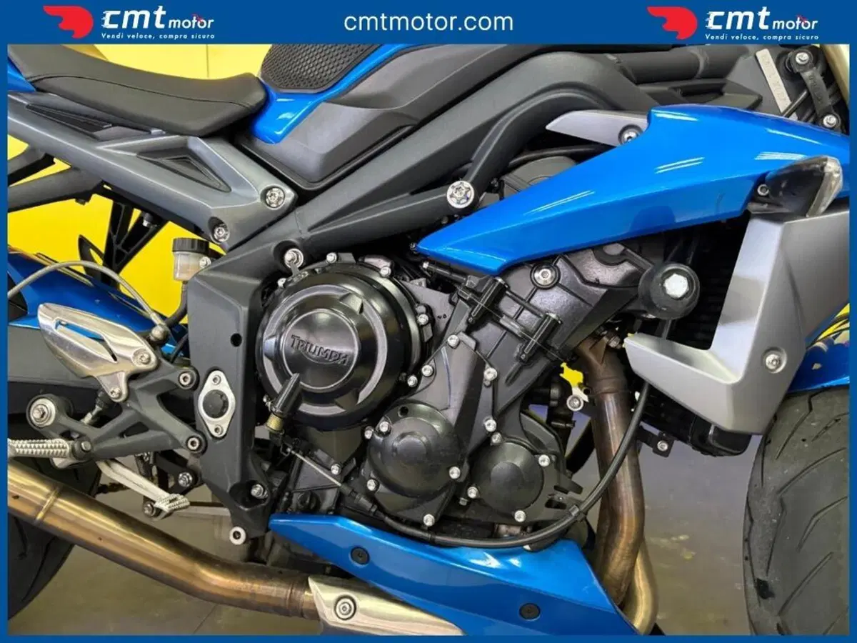Triumph Street Triple (2013) (10)