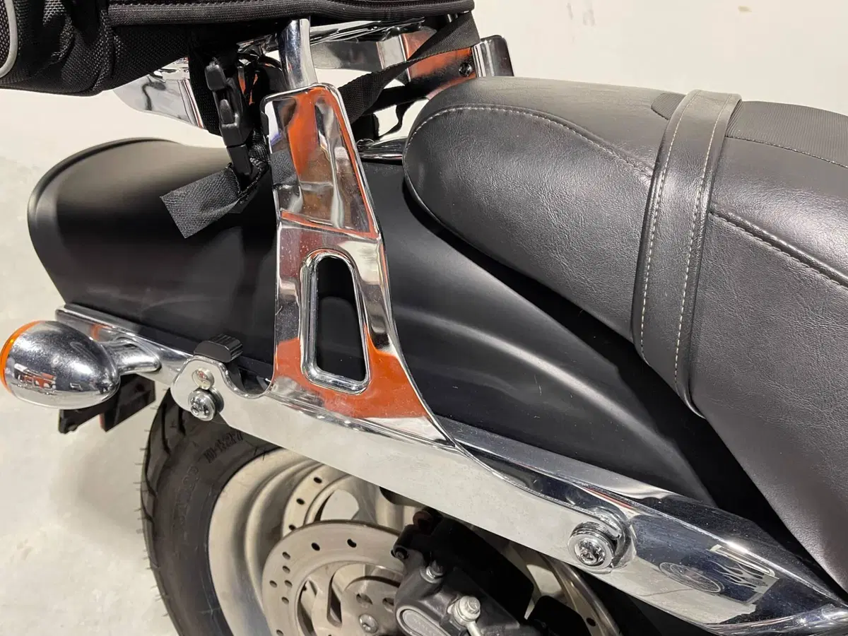 Harley-Davidson 1584 Fat Bob (2007 - 13) - FXDF (7)